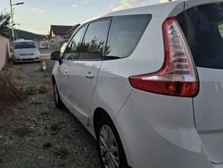 Utilizat 2014 Renault Grand Scénic III Monovolum | 4.990 EUR (Preț bun)