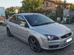 Culoaregri Utilizat 2006 Ford Focus Ghia Hatchback | 1.700 EUR (Preț bun)