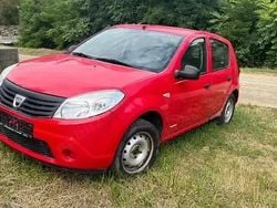 Rosu Utilizat 2010 Dacia Sandero Hatchback | 1.000 EUR (Super Preț)