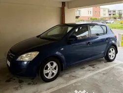 Albastru Utilizat 2009 Kia Ceed 2 Hatchback | 2.150 EUR (Preț bun)