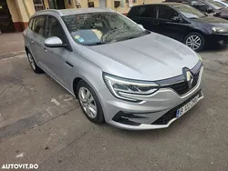 Argint Utilizat 2021 Renault Mégane GrandTour Intens Break | 10.999 EUR (Preț bun)
