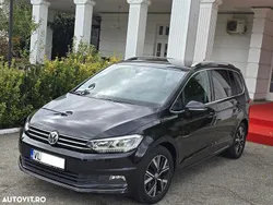 Culoarenegru Utilizat 2020 VW Touran Highline Monovolum | 14.850 EUR (Preț bun)