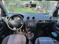 Albastru Utilizat 2008 Ford Fusion Hatchback | 1.700 EUR (Preț bun)