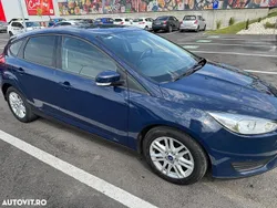 Culoarealbastru Utilizat 2018 Ford Focus Trend Hatchback | 7.800 EUR (Preț bun)