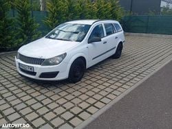 Culoarealb Utilizat 2005 Opel Astra Selection Break | 1.150 EUR (Preț bun)
