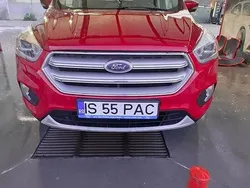 Rosu Utilizat 2017 Ford Kuga Titanium SUV | 10.990 EUR (Preț bun)