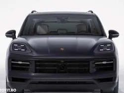 Culoarenegru Utilizat 2024 Porsche Cayenne SUV | 90.629 EUR (Preț bun)