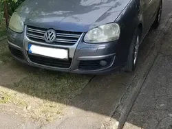 Gri Utilizat 2006 VW Jetta Berlinǎ | 2.200 EUR (Preț OK)