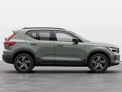 ["sage green"] Utilizat 2025 Volvo XC40 Plus SUV | 46.039 EUR
