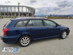 Albastru marin Utilizat 2004 Toyota Avensis T2 Break | 3.000 EUR (Super Preț)