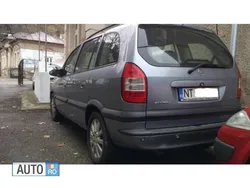 Gri Utilizat 2004 Opel Zafira Monovolum | 2.600 EUR