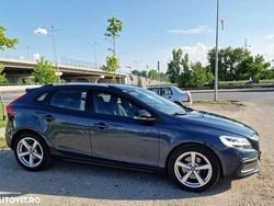 Culoarealbastru Utilizat 2017 Volvo V40 Momentum Break | 10.250 EUR (Preț OK)