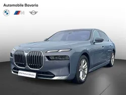 Sparkling copper grey metallic metalizat Utilizat 2023 BMW 750e Comfort Edition Berlinǎ | 92.915 EUR