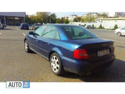 Utilizat 2000 Audi A4 Berlinǎ | 2.500 EUR