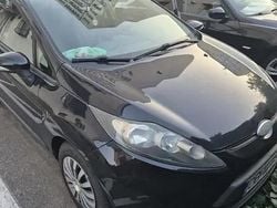 Utilizat 2009 Ford Fiesta | 2.600 EUR