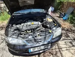 Negru Utilizat 2001 Opel Vectra Berlinǎ | 800 EUR