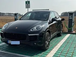 Culoarenegru Utilizat 2017 Porsche Cayenne S E-Hybrid Platinum Edition SUV | 45.000 EUR