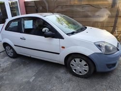 Utilizat 2006 Ford Fiesta Hatchback | 2.000 EUR