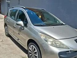 Utilizat 2008 Peugeot 207 Berlinǎ | 2.500 EUR