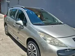 Utilizat 2008 Peugeot 207 Berlinǎ | 2.500 EUR