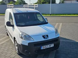 Alb Utilizat 2010 Peugeot Partner Monovolum | 3.650 EUR