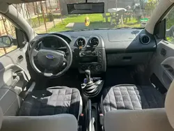 Utilizat 2002 Ford Festiva Berlinǎ | 1.000 EUR