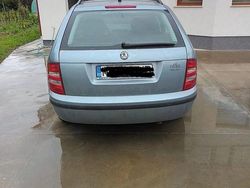 Culoarealbastru Utilizat 2004 Skoda Fabia Hatchback | 2.000 EUR (Puțin scump)