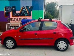 Culoarerosu Utilizat 2004 Peugeot 206 Hatchback | 1.400 EUR (Preț OK)
