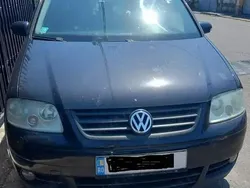 Negru Utilizat 2006 VW Touran Monovolum | 2.000 EUR (Preț OK)