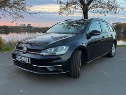 Culoarenegru Utilizat 2019 VW Golf VII Comfortline Break | 17.290 EUR (Puțin scump)