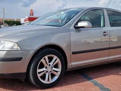 Culoaremaro Utilizat 2008 Skoda Octavia Ambiente Hatchback | 4.400 EUR (Scump)