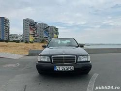 Negru Utilizat 1993 Mercedes C200 Berlinǎ | 4.500 EUR
