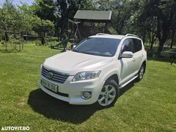 Alb Utilizat 2010 Toyota RAV4 Comfort SUV | 6.800 EUR (Preț OK)