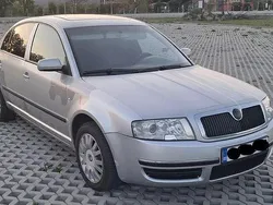 Culoareargint Utilizat 2002 Skoda Superb Berlinǎ | 2.250 EUR