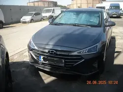 Utilizat 2019 Hyundai Elantra Berlinǎ | 15.500 EUR