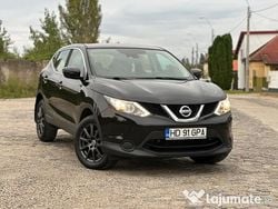 Negru Utilizat 2016 Nissan Qashqai Visia SUV | 8.270 EUR (Preț bun)