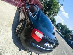 Utilizat 2003 Audi A4 Berlinǎ | 9.800 EUR