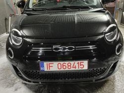Culoarenegru Utilizat 2023 Fiat 500e Icon Hatchback | 15.490 EUR (Puțin scump)