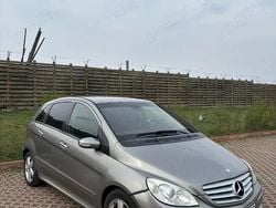 Utilizat 2006 Mercedes 200 | 2.500 EUR