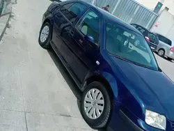 Utilizat 2005 VW Bora Berlinǎ | 1.400 EUR