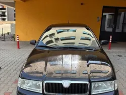 Negru Utilizat 2009 Skoda Octavia Classic Hatchback | 2.390 EUR (Super Preț)