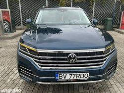 Culoarealbastru Utilizat 2021 VW Touareg Elegance SUV | 48.400 EUR (Preț OK)