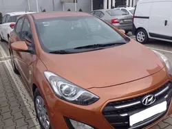 Portocaliu Utilizat 2015 Hyundai i30 Hatchback | 8.000 EUR (Preț OK)