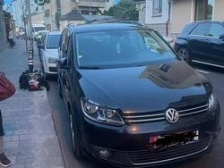Culoarenegru Utilizat 2015 VW Touran Trendline Monovolum | 6.900 EUR (Super Preț)