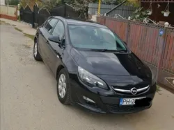 Negru Utilizat 2015 Opel Astra Hatchback | 6.800 EUR