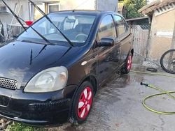 Utilizat 2001 Toyota Yaris Hatchback | 2.000 EUR