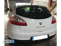Alb Utilizat 2009 Renault Mégane III Hatchback | 5.500 EUR (Scump)