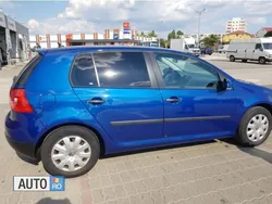 Albastru Utilizat 2005 VW Golf IV Hatchback | 3.800 EUR