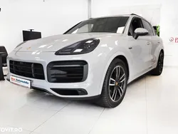 Gri Utilizat 2023 Porsche Cayenne SUV | 89.990 EUR