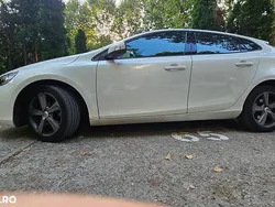Culoarealb Utilizat 2018 Volvo V40 Inscription Break | 12.000 EUR (Puțin scump)